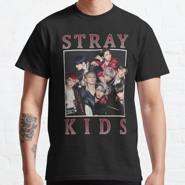 STRAY KIDS Ban nhạc Retro Cổ điển Phong cách thập niên 90 TRONG CUỘC SỐNG Áo thun cổ điển RB0508 Sản phẩm Offical Stray Kids Merch